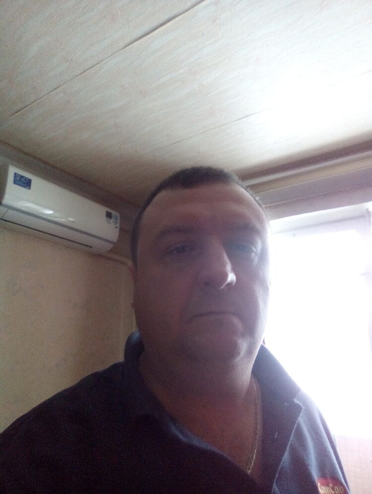  11717580  Taras, 47 ,    