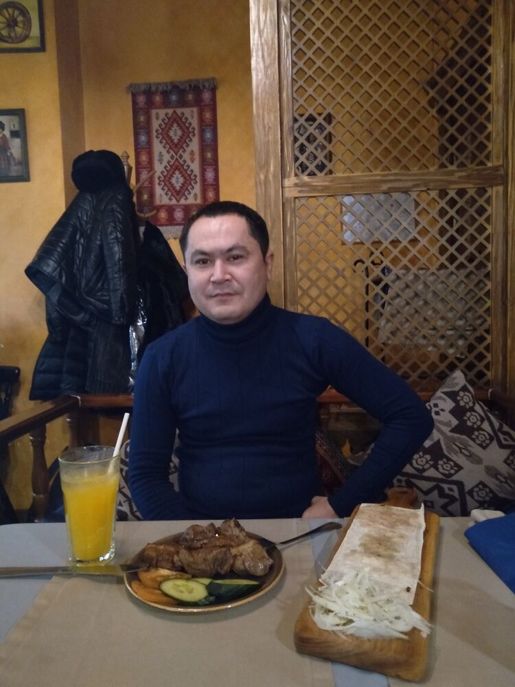 19237920  Zhasulan, 42 ,    