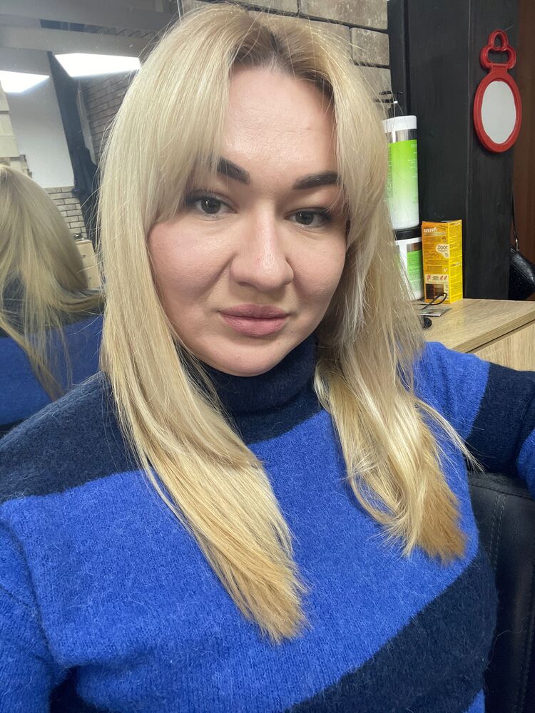  49016520  Viktoria, 30 ,    