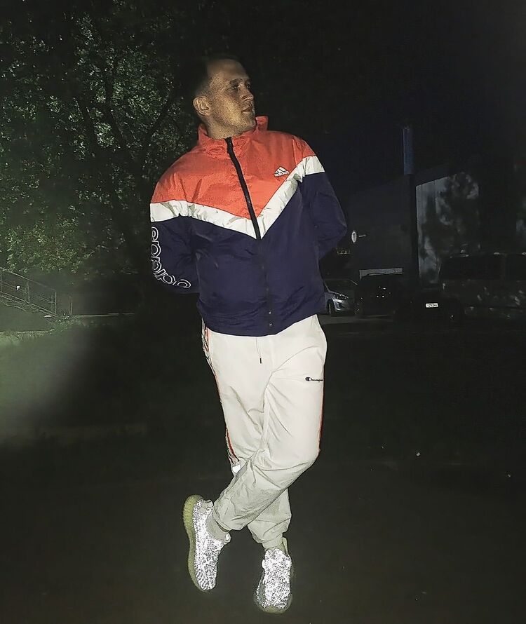  49216170  , 24 ,    