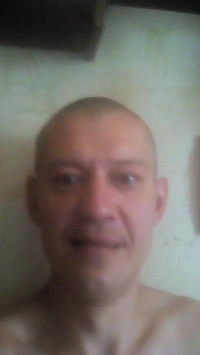  ,   Djoni, 43 ,   