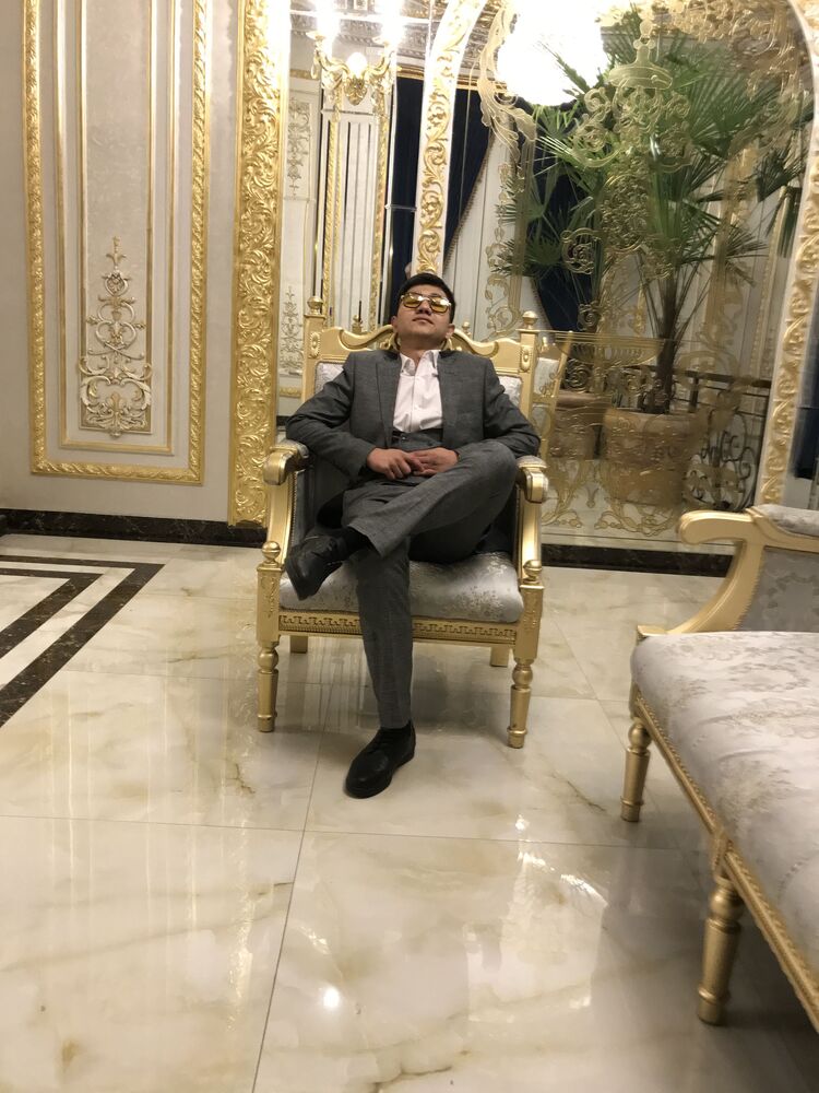  36530890  Behruz, 21 ,    