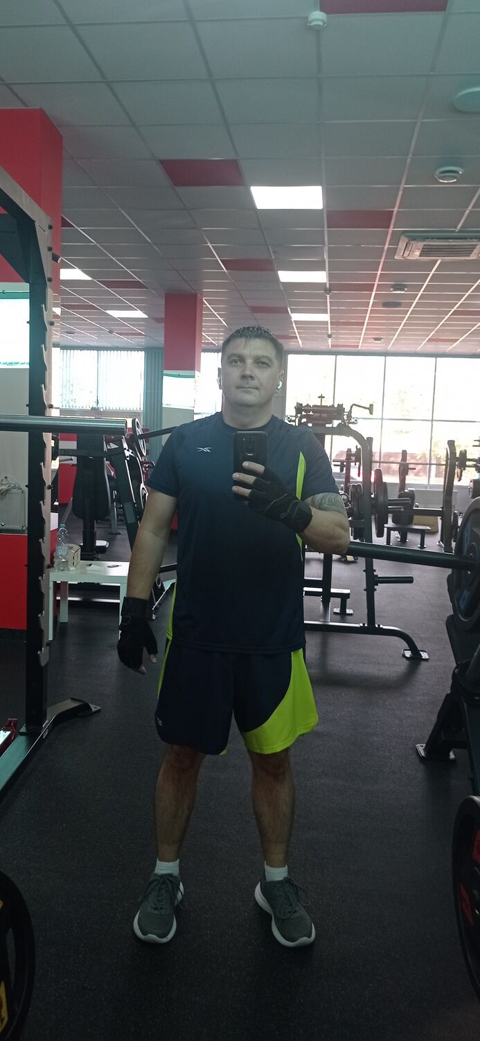  52824620  Vladik, 45 ,    