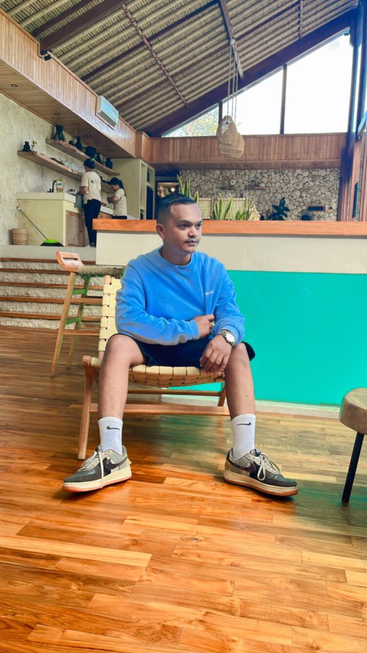  53167390  Lebron, 25 ,    Denpasar