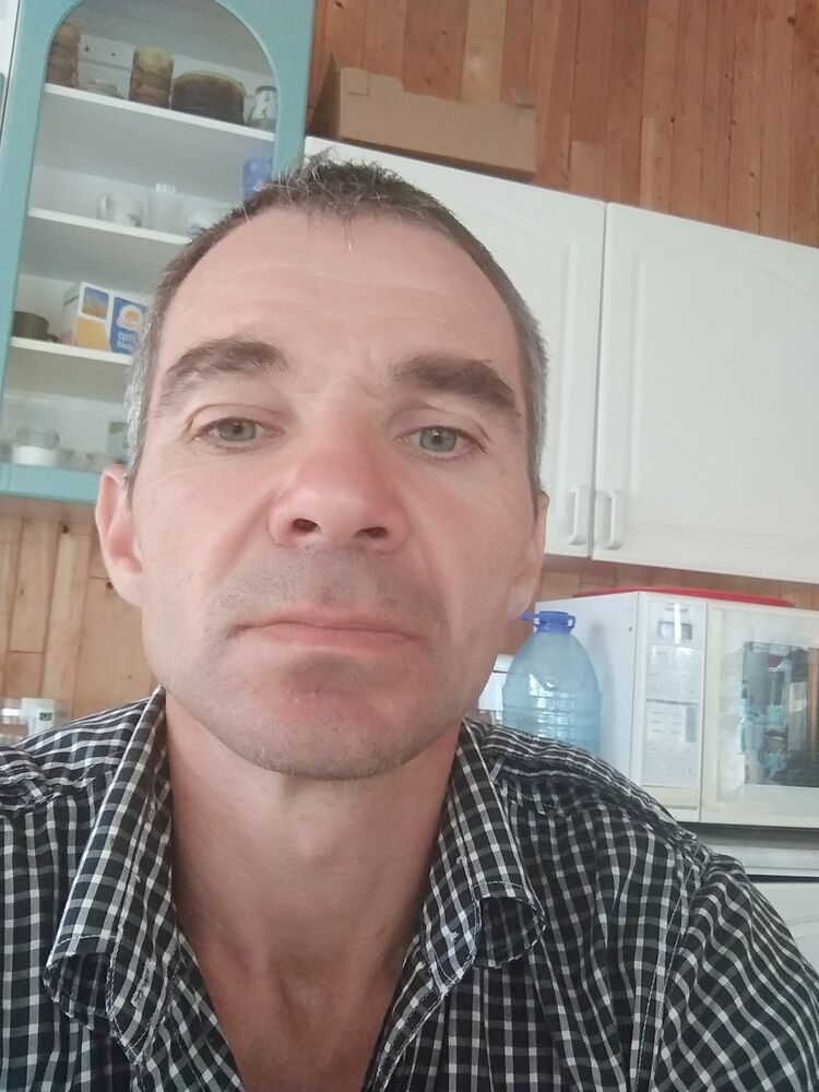 ,   Robert, 48 ,   