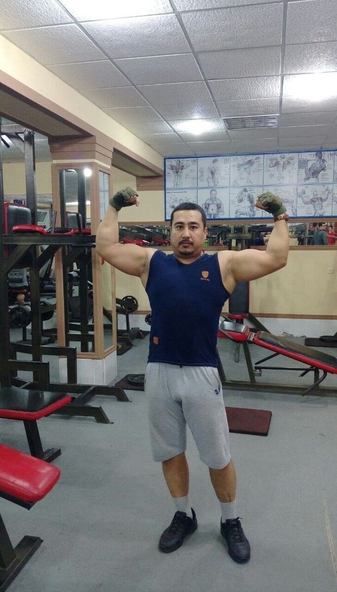 18245440  Karim, 44 ,    