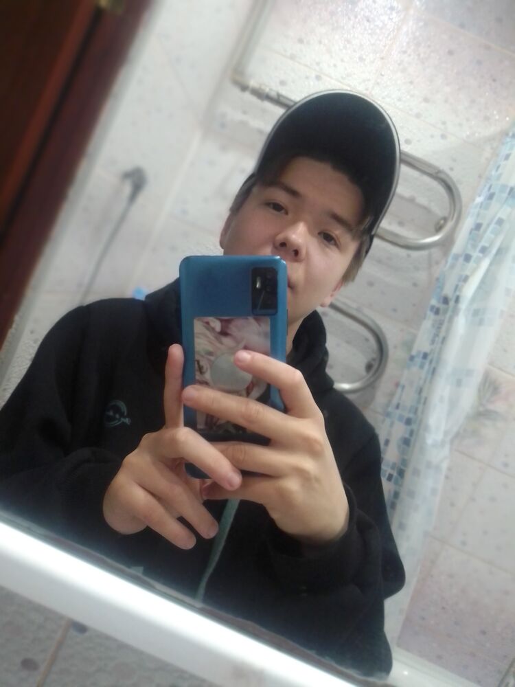  36810510  Ruslan, 21 ,    