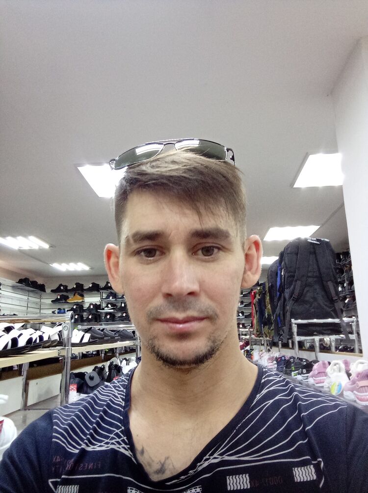  ,   Anton, 31 ,   ,   