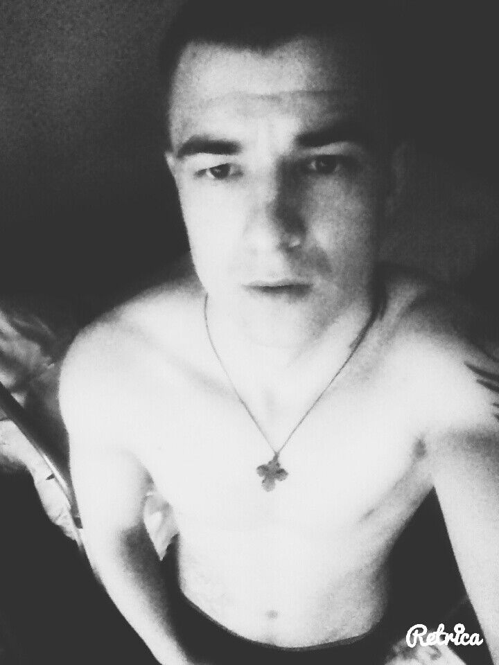  8279520  Regi, 30 ,    