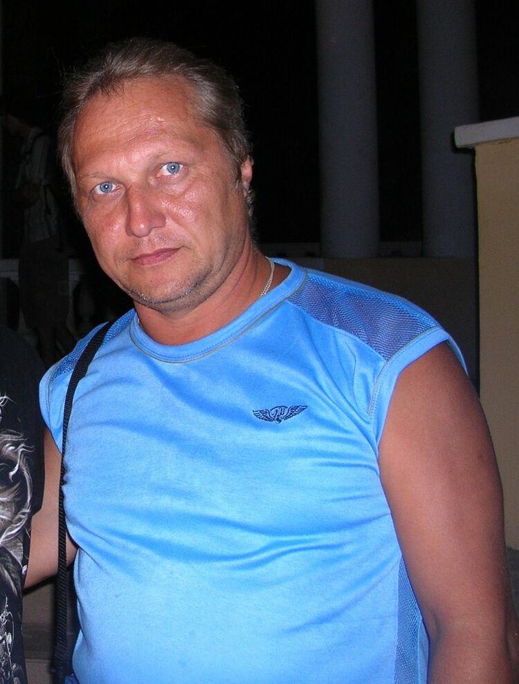  9957680  Anton, 57 ,    