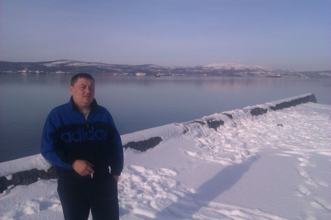  15820540  Maikl, 48 ,    