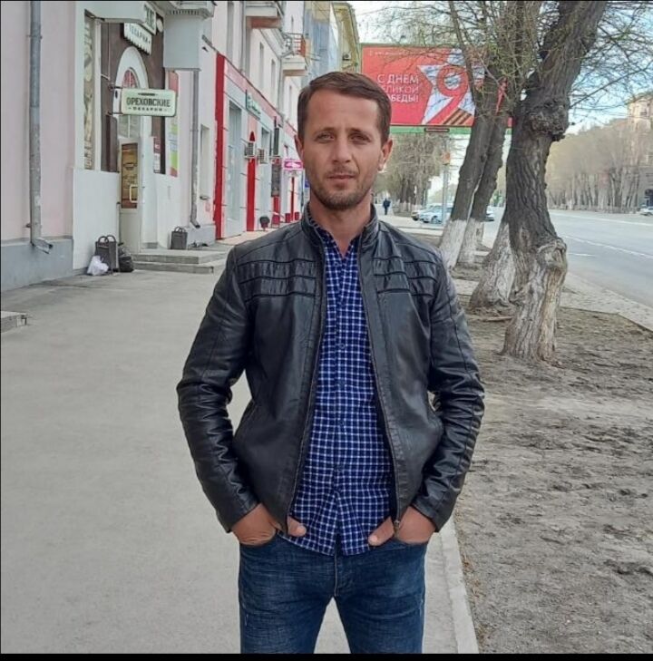  48390640  Vasif, 38 ,    