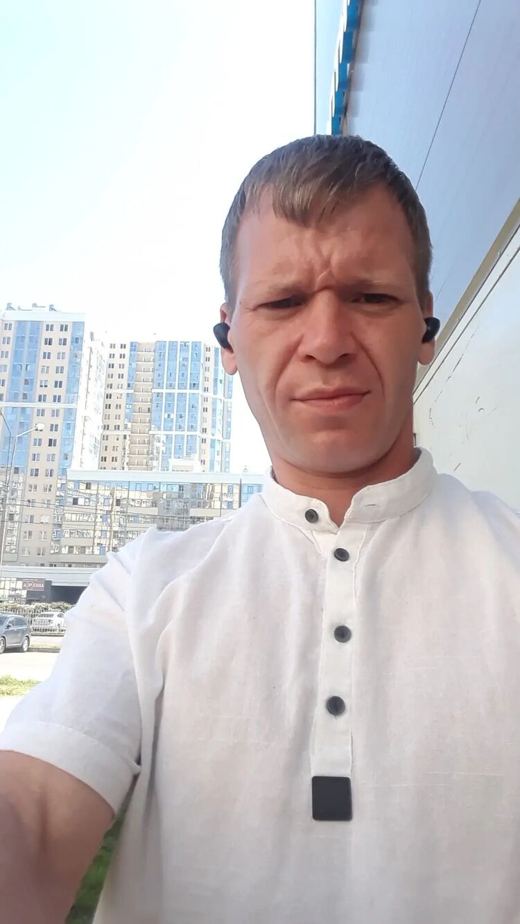  ,   Nikola, 42 ,   ,   