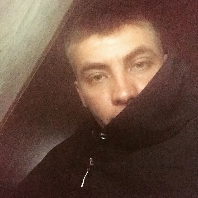  28268380  Anton, 33 ,    