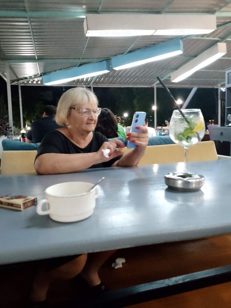  ,   Karina, 63 ,   ,   