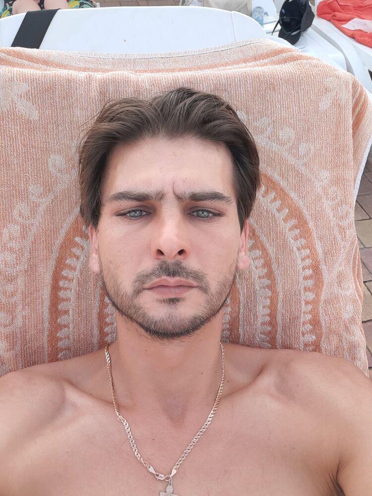  ,   Sergiu, 37 ,   ,   , c 