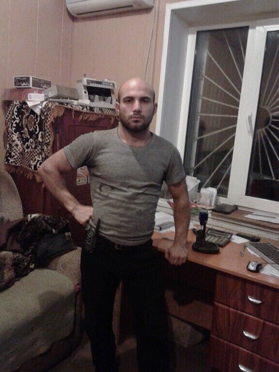  25727280  Ruslan Erani, 37 ,    