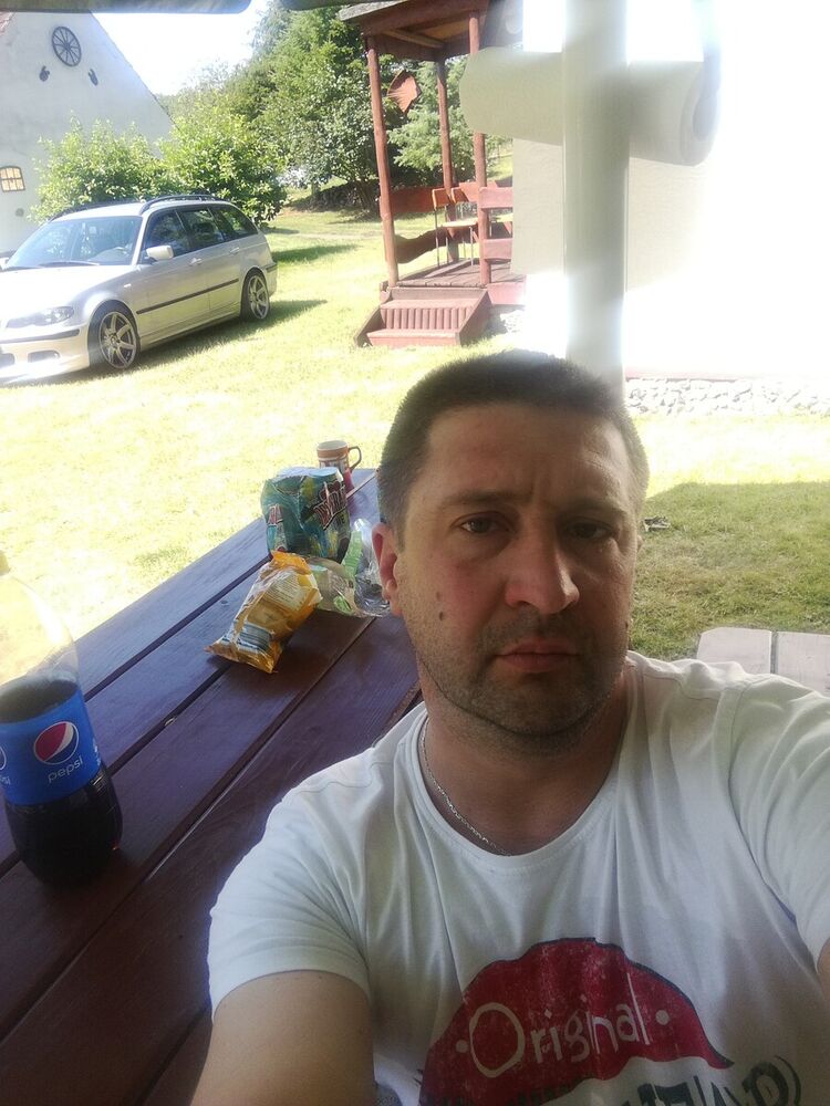  20629380  Andrzej, 43 ,    