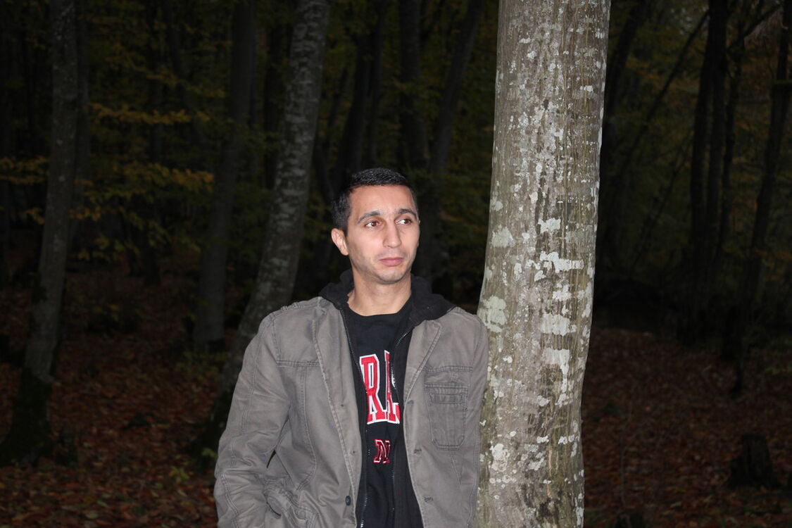  8663230  Valeh, 40 ,    