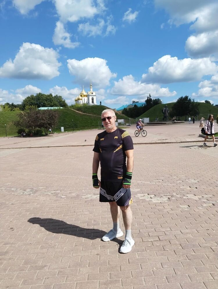  41337290  Oleg, 54 ,    