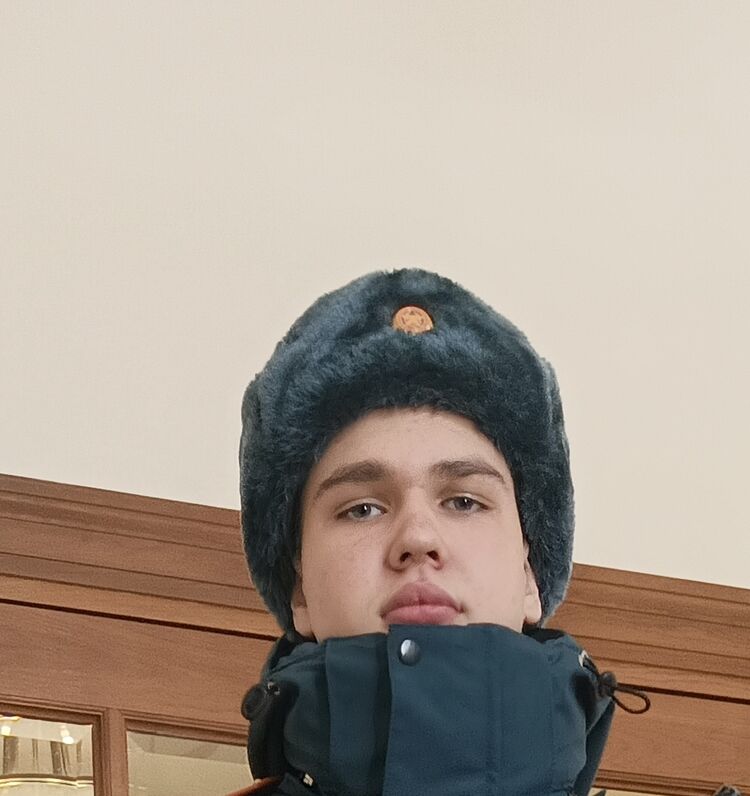  53642750  Maxim, 21 ,     