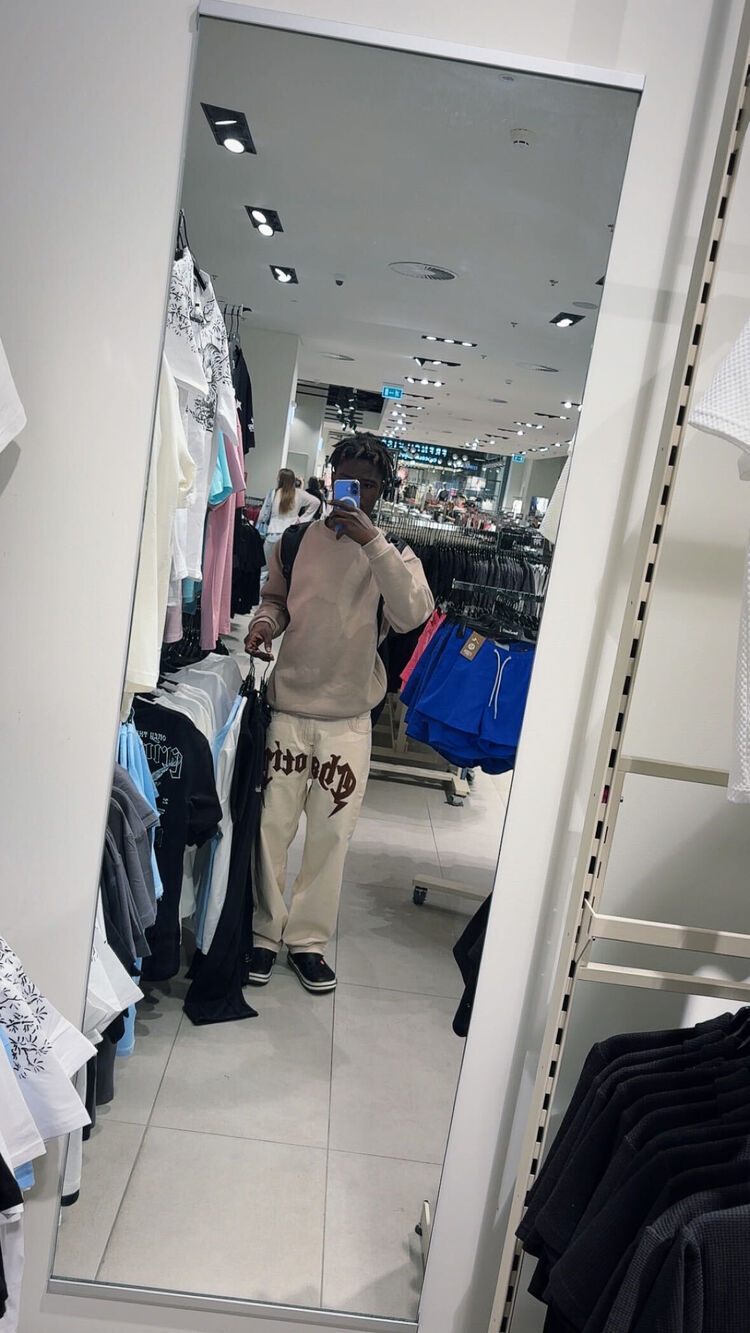  ,   Nyan, 19 ,   ,   