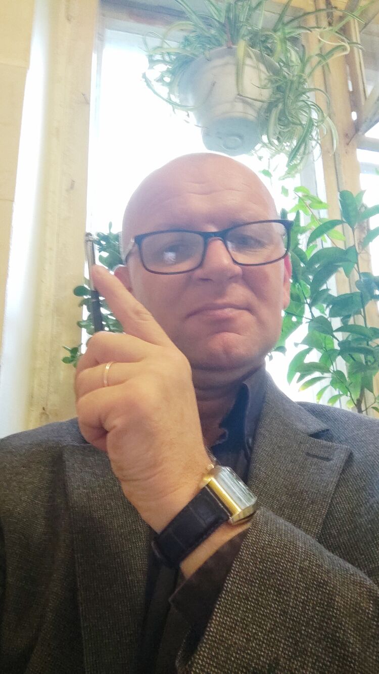  31175560  Andrey, 52 ,    