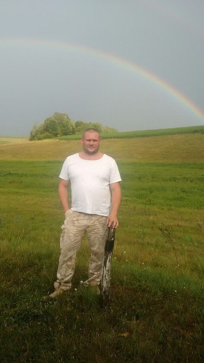  ,   Anton, 42 ,  