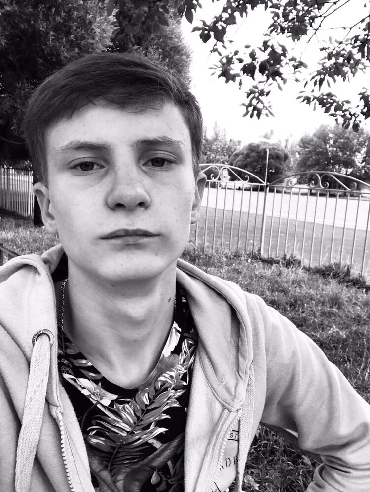  ,   Maksim, 21 ,   ,   