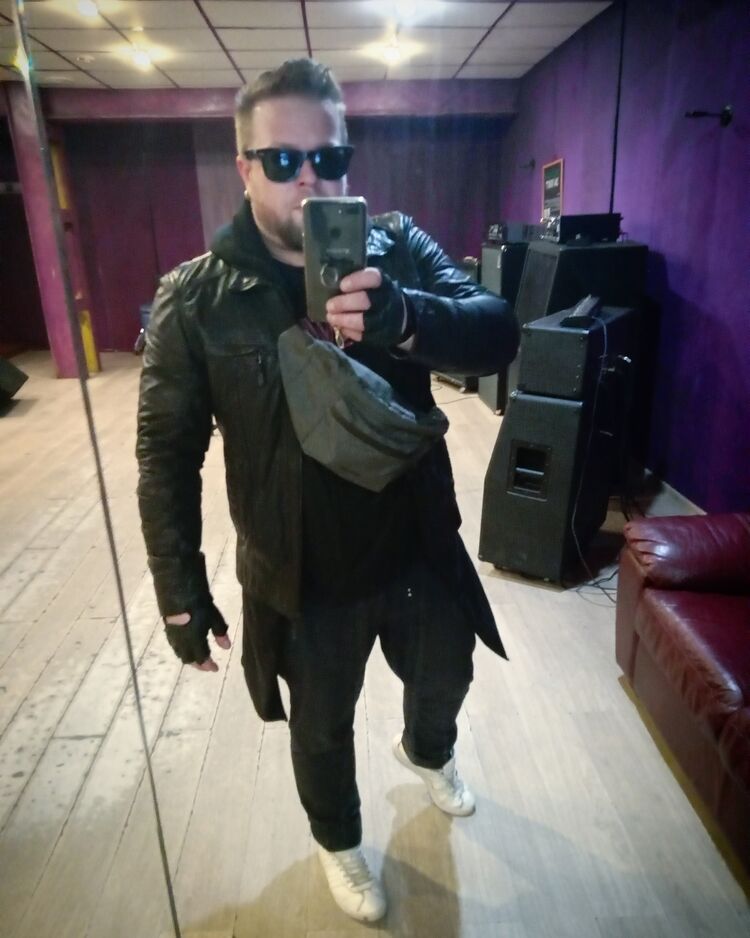  23511810  Kirill kotta, 41 ,    