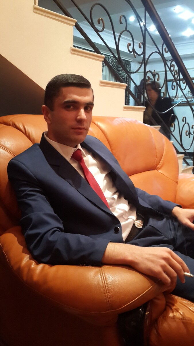  5649840  Narek, 34 ,    