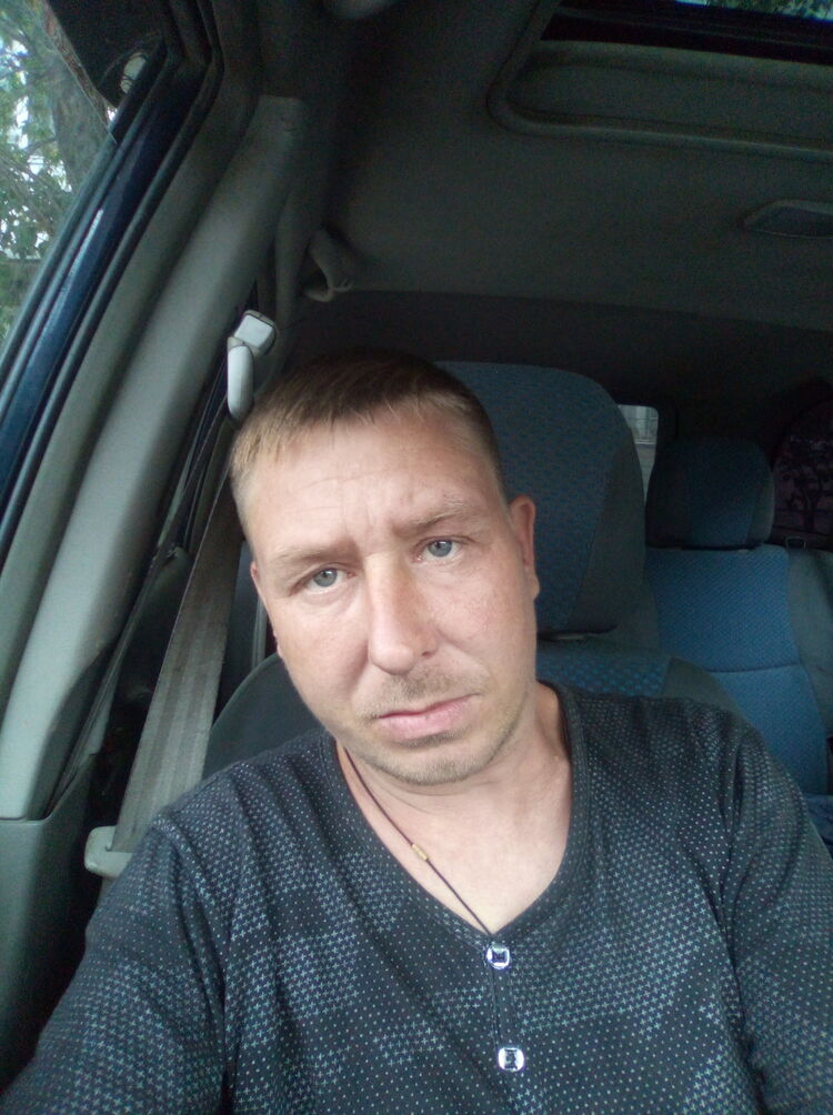  37716220  Ivan, 37 ,    