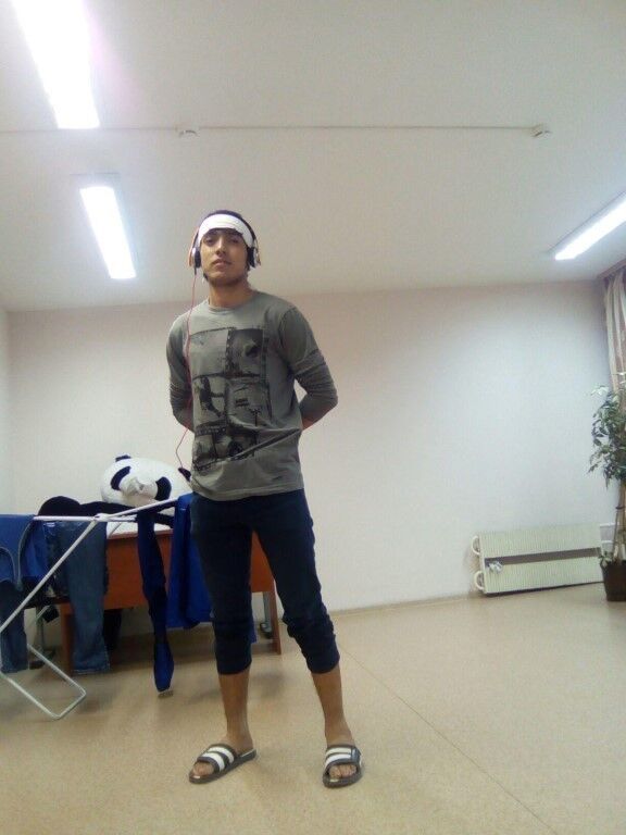  9666760  Isroil, 27 ,    