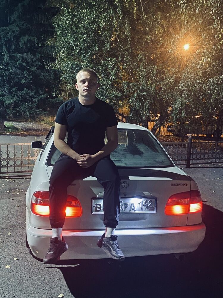  52904370  Sergei, 23 ,    