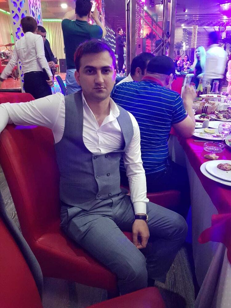  31745520  Ceyhun, 33 ,    