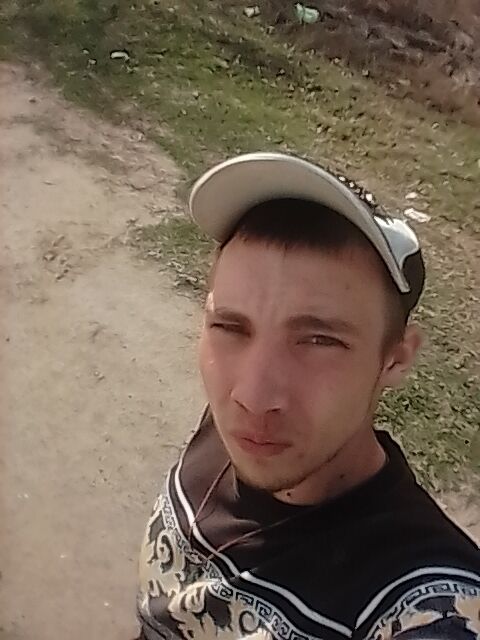  33672630  Vadim, 22 ,    