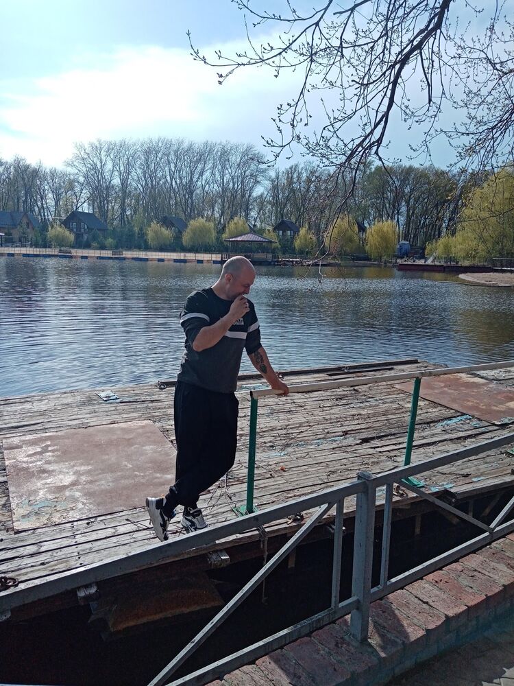  40338390  Alexey, 41 ,    