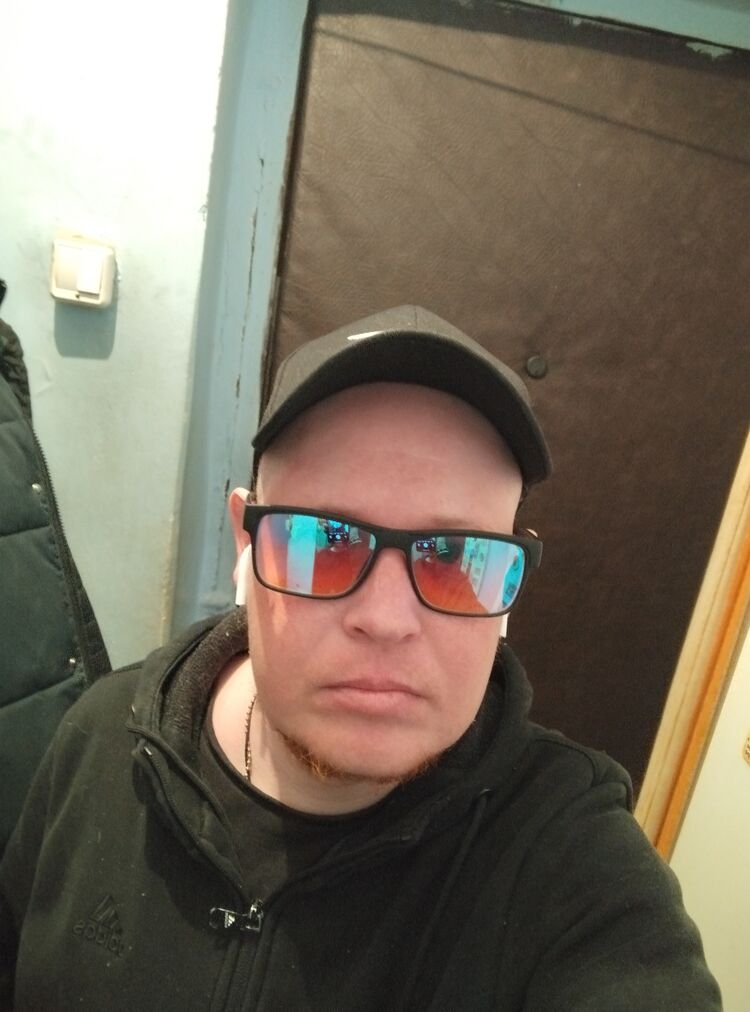  43808060  Alexander, 35 ,    -