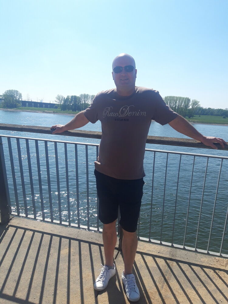  Duisburg,   , 49 ,   