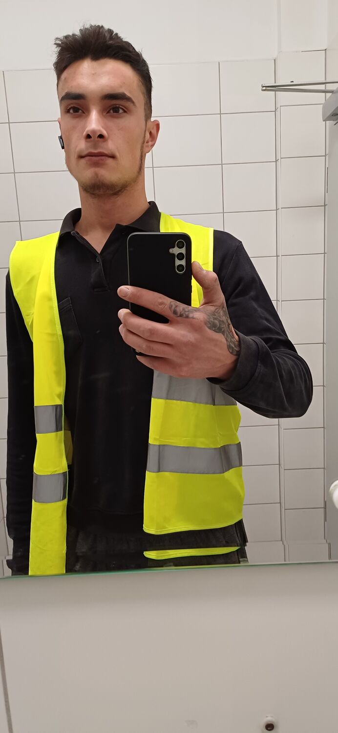  ,   Victor, 22 ,     , c 