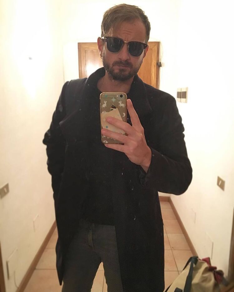  --,   , 40 ,   
