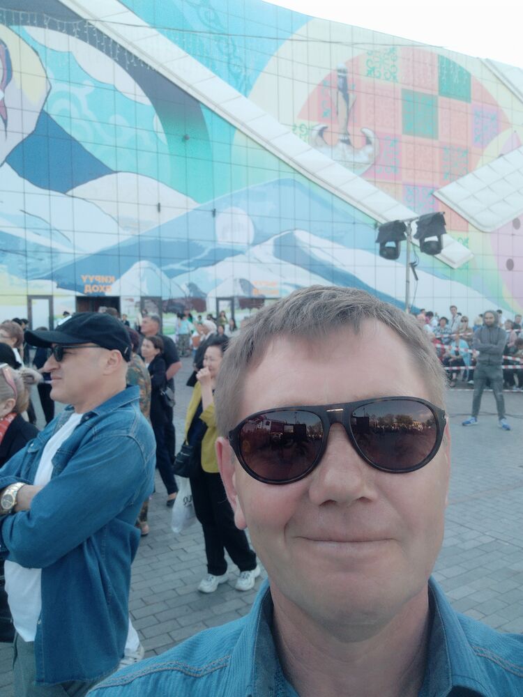  48634370  Viktor, 45 ,    
