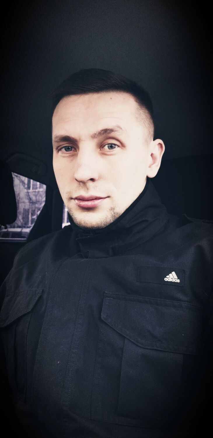  41331920  Petr, 38 ,    -