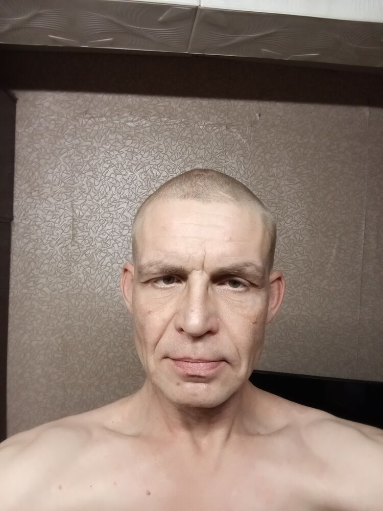  48844570  Evgenij, 48 ,    