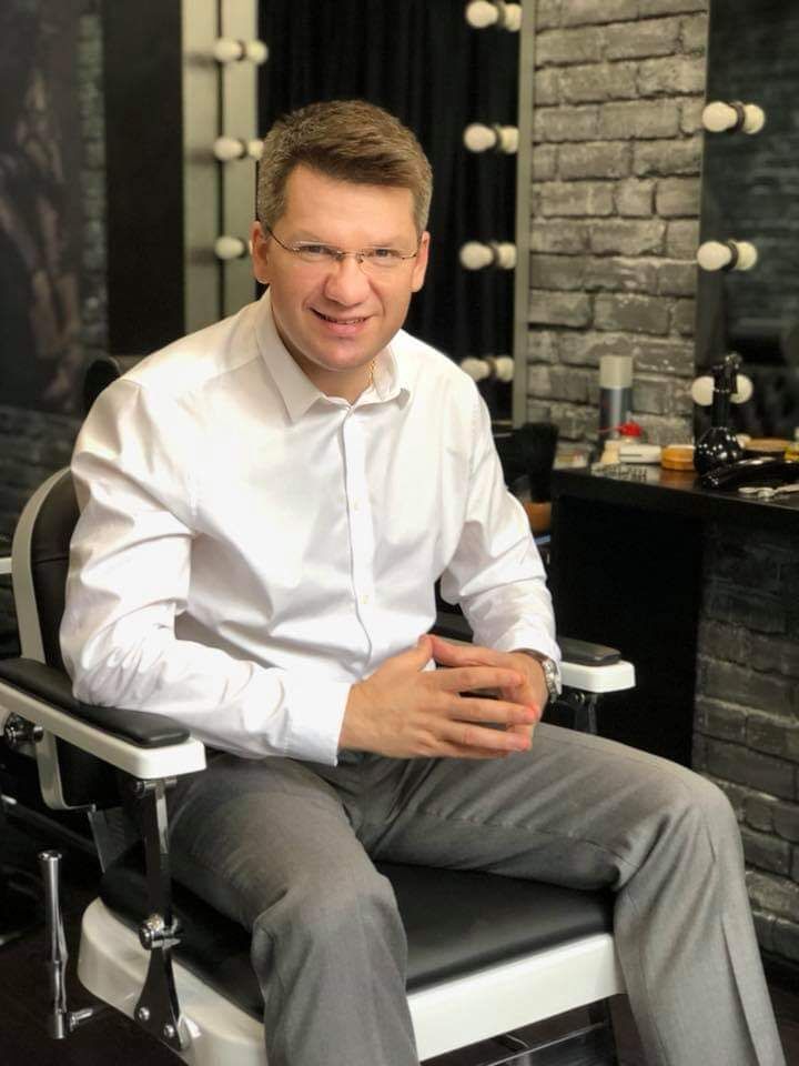  32631000  Andrei, 57 ,    