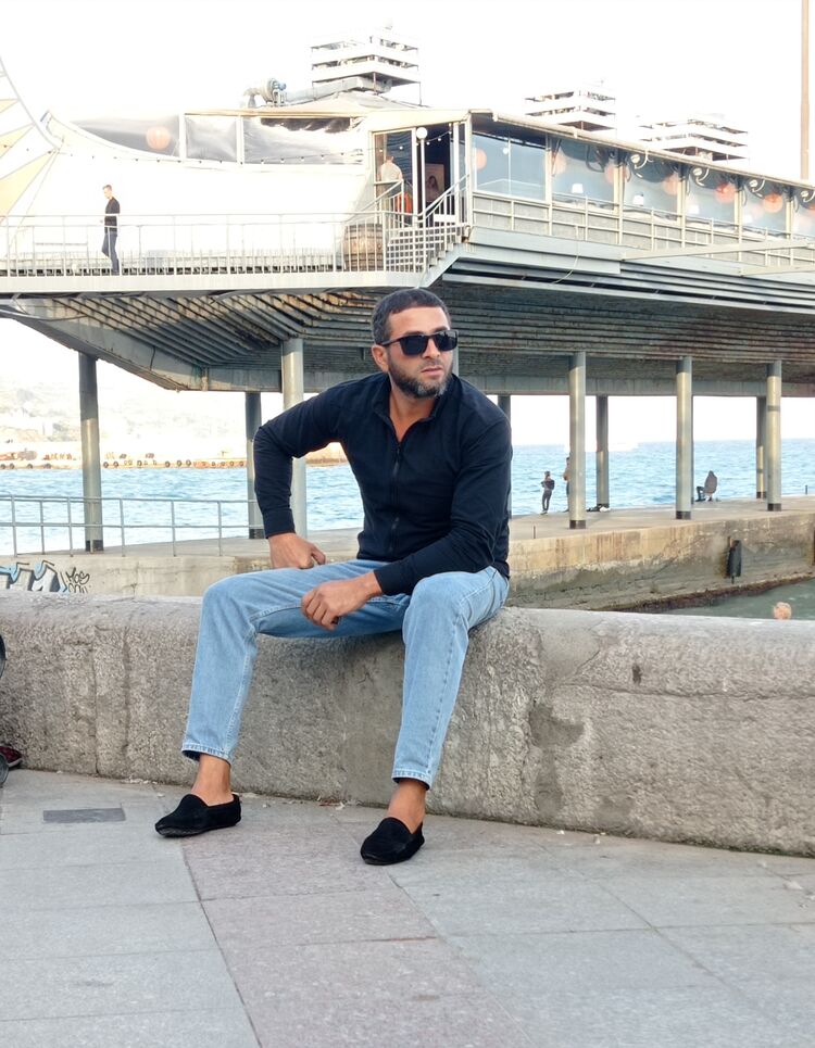  30688270  RAUF, 34 ,    