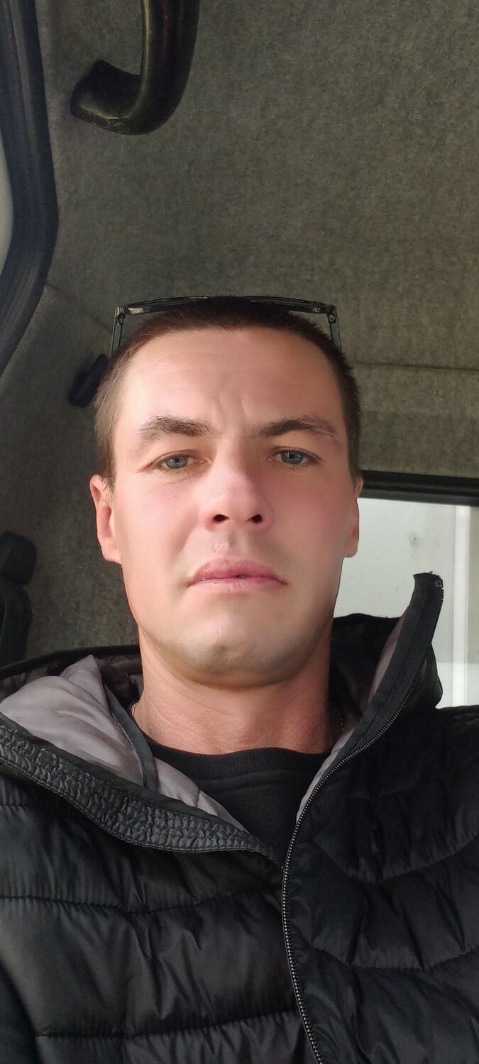  47712800  Andrey, 39 ,    