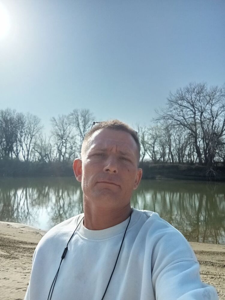  52762780  , 37 ,    