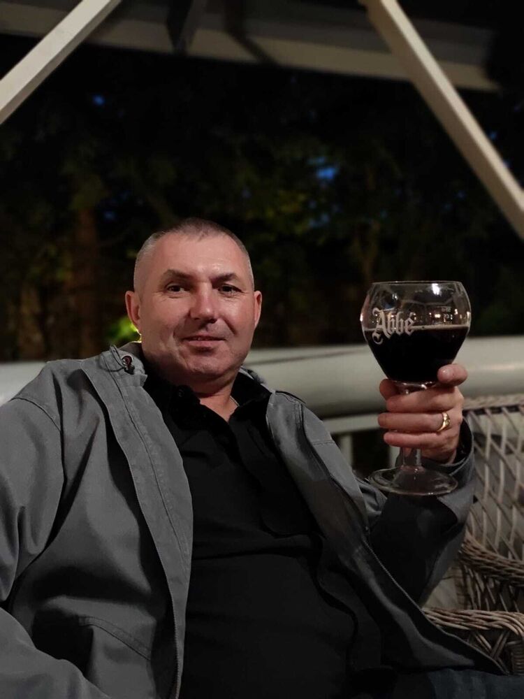  ,   Ruslan, 44 ,   ,   , c 