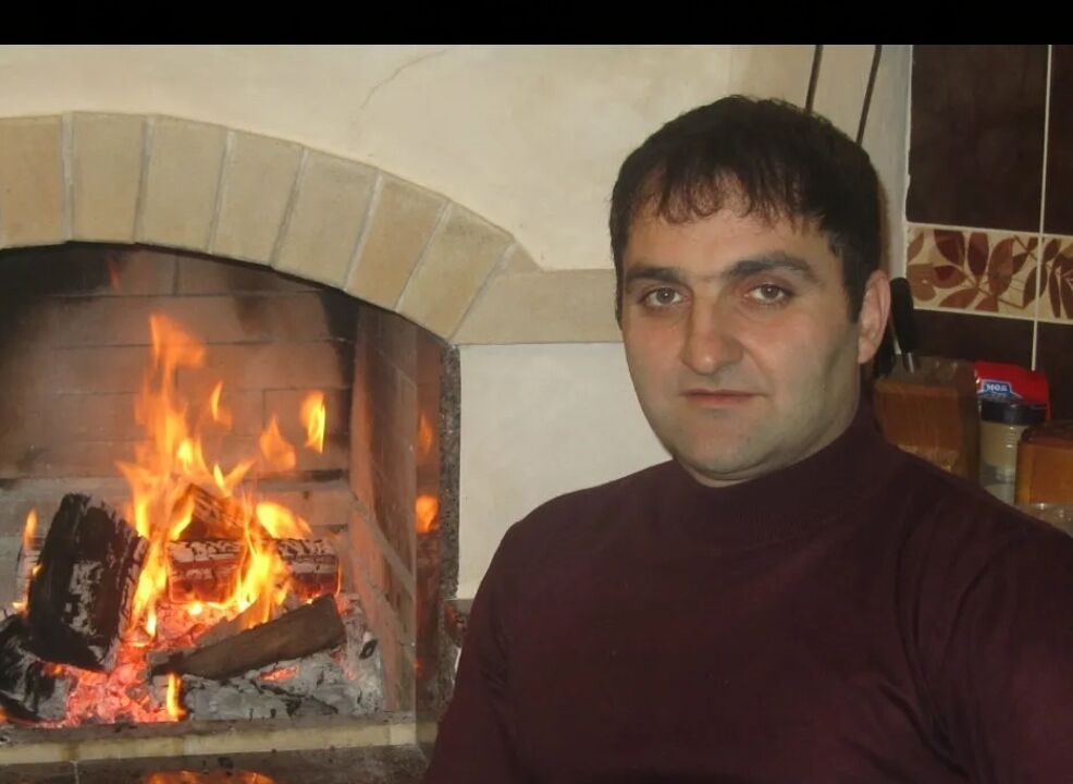  ,   Maks, 44 ,   ,   , c , 